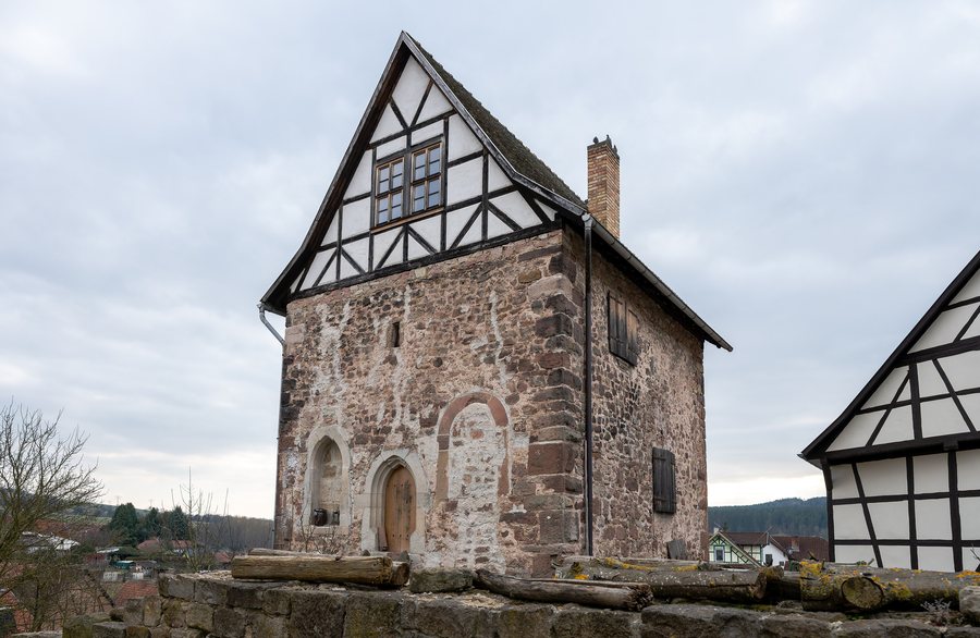 File:Lindenhöhe 11, Kemenate Schwallungen 20250316 0001.jpg