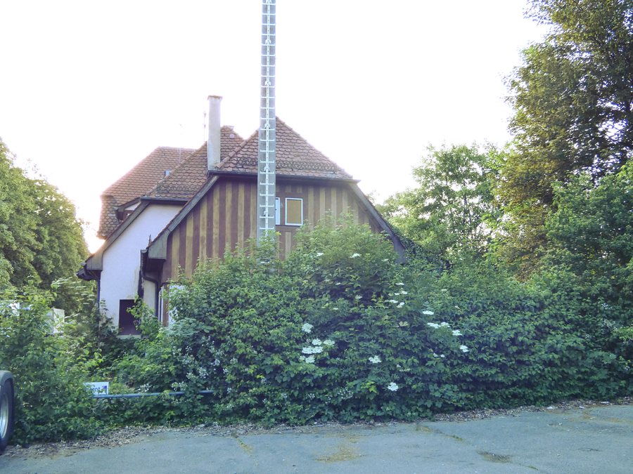 File:Aufgelassener Bahnhof Möglingen.jpg
