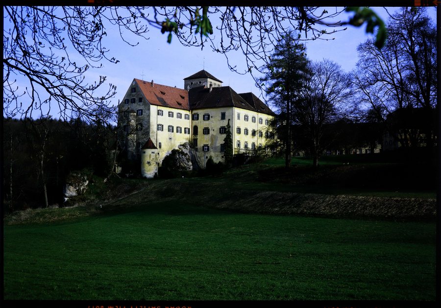 File:Eigeltingen- Schloss Langenstein, Parkseite - LABW - Staatsarchiv Freiburg W 134 Nr. 111355a.jpg