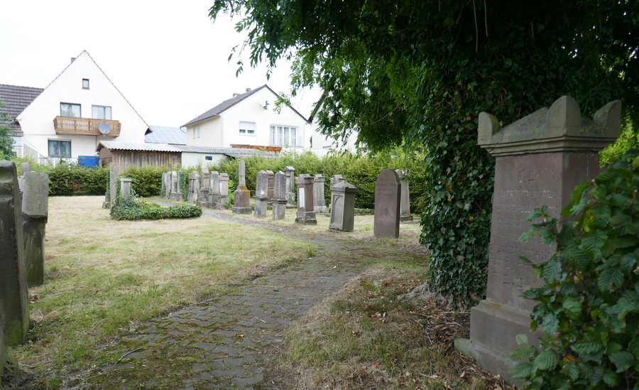 File:Borgentreich - Jüdischer Friedhof.jpg