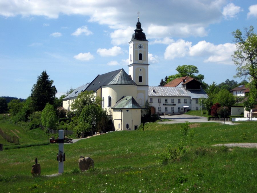File:Kloster Sankt Oswald 1.jpg