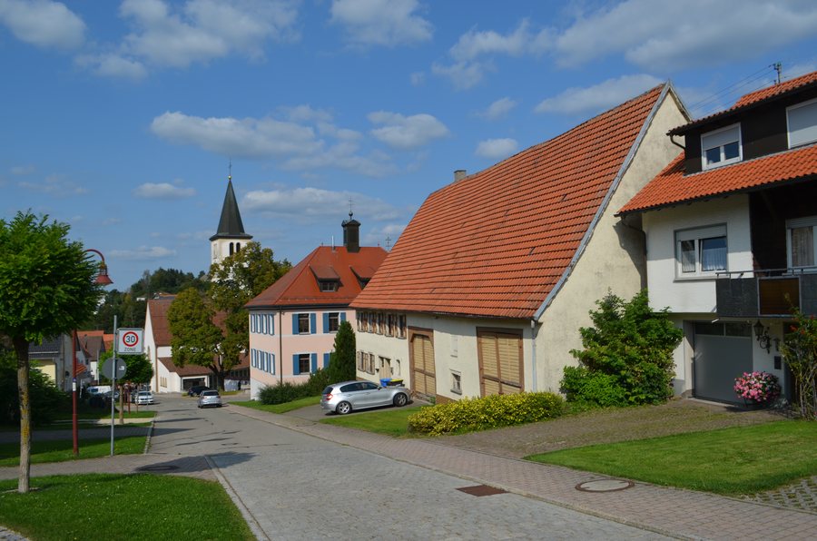 File:Böttingen, Kirchstraße.jpg