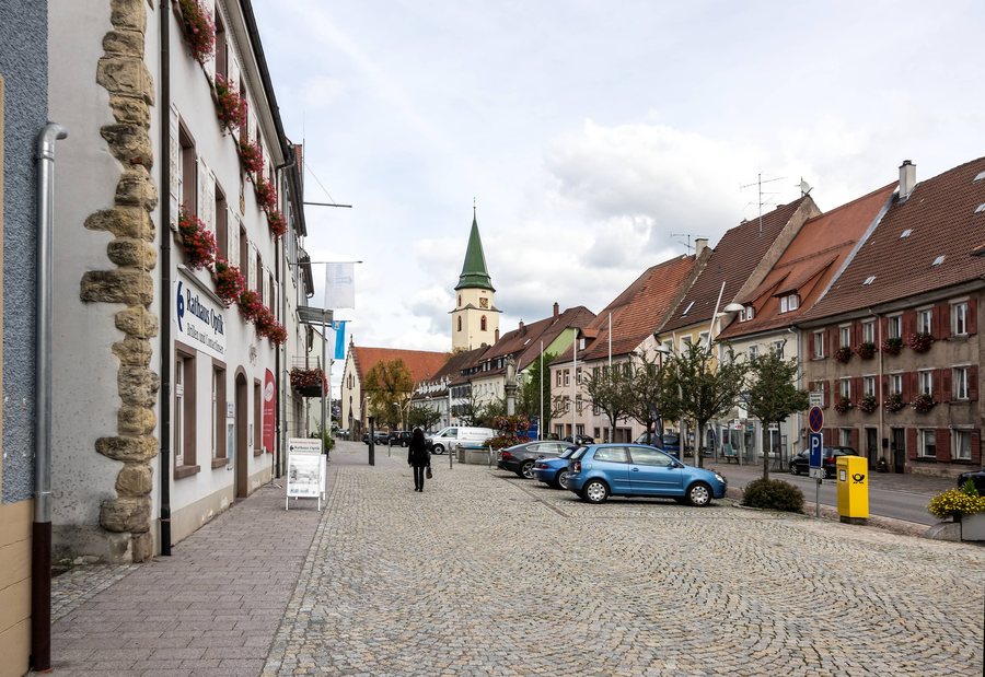 File:Hauptstraße (Hüfingen) jm52900.jpg