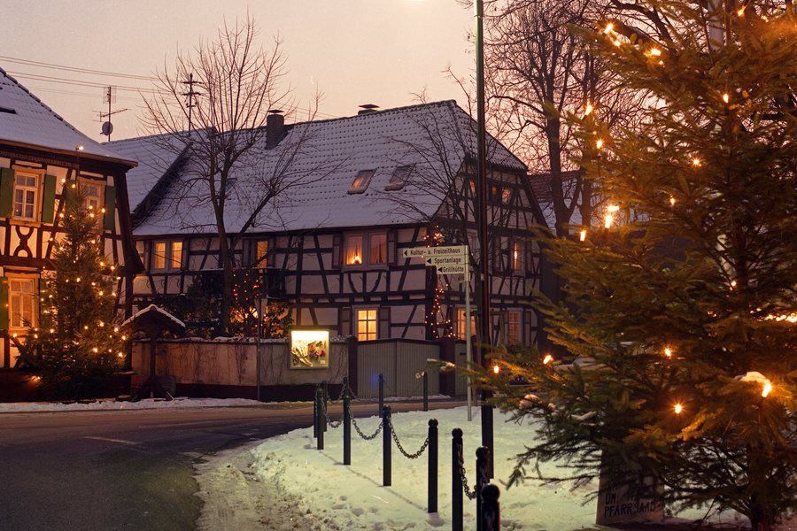 File:Fachwerkhäuser Neupotz Img226k.jpg
