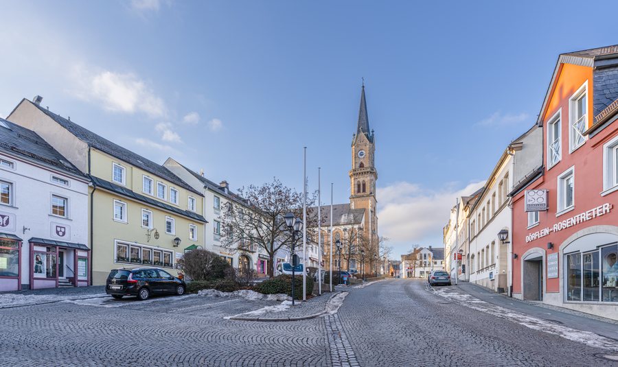 File:2026-01-18 Marktplatz Naila HOF5429 RAW-Export cens.jpg