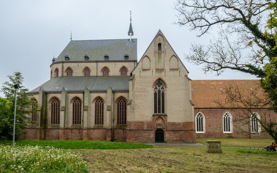 File:Nordseite der Ludgeri-Kirche in Norden (Ostfriesland).jpg
