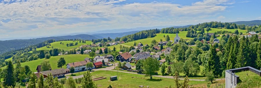 File:Dachsberg (Südschwarzwald) Urberg Panorama.jpg
