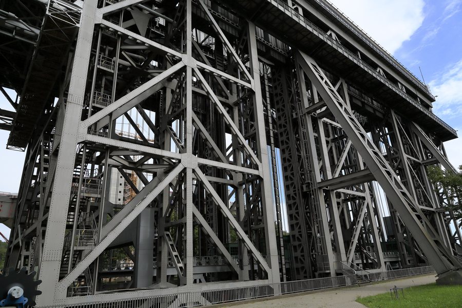 File:J21 324 Schiffshebewerk Niederfinow I.jpg