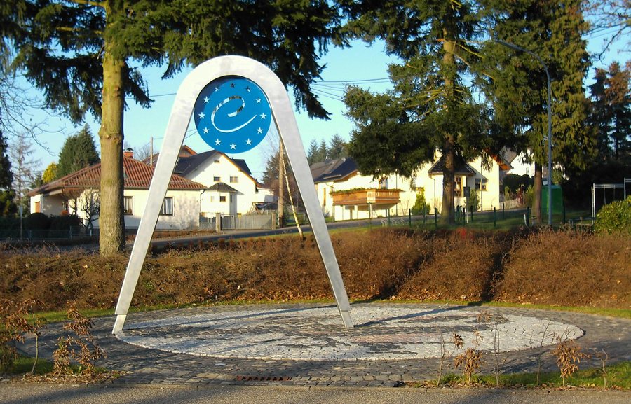 File:Kleinmaischeid Zirkelschlag.jpg