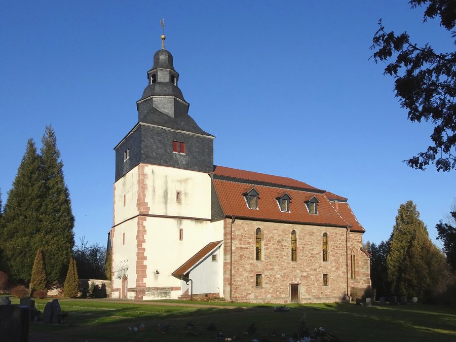 File:Dankmarshausen im thüringischen Wartburgkreis - Die evangelische Kirche.jpg