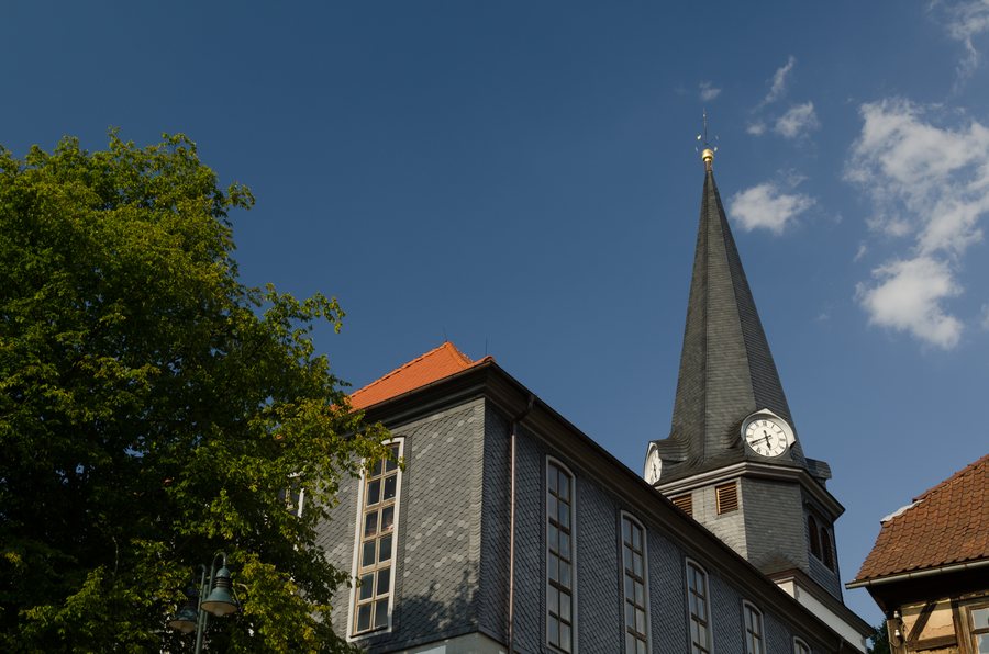 File:Viernau, Kirchberg, Ev. Kirche-20150807-001.jpg