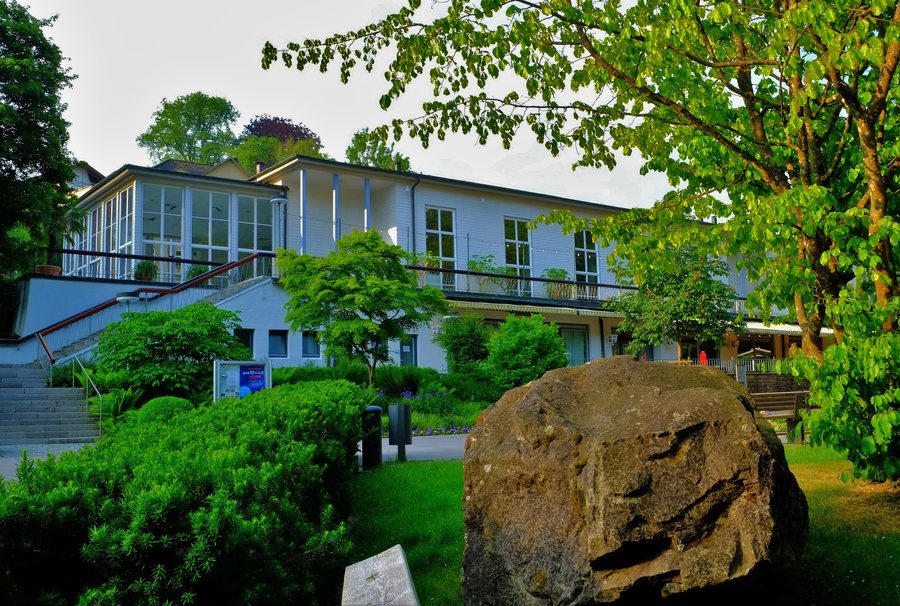 File:Neue Trinkhalle Bad Wildbad, 2.jpg
