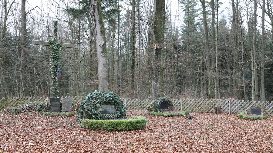 Family cemetery Stauffenberg, Schlosspark Greifenstein