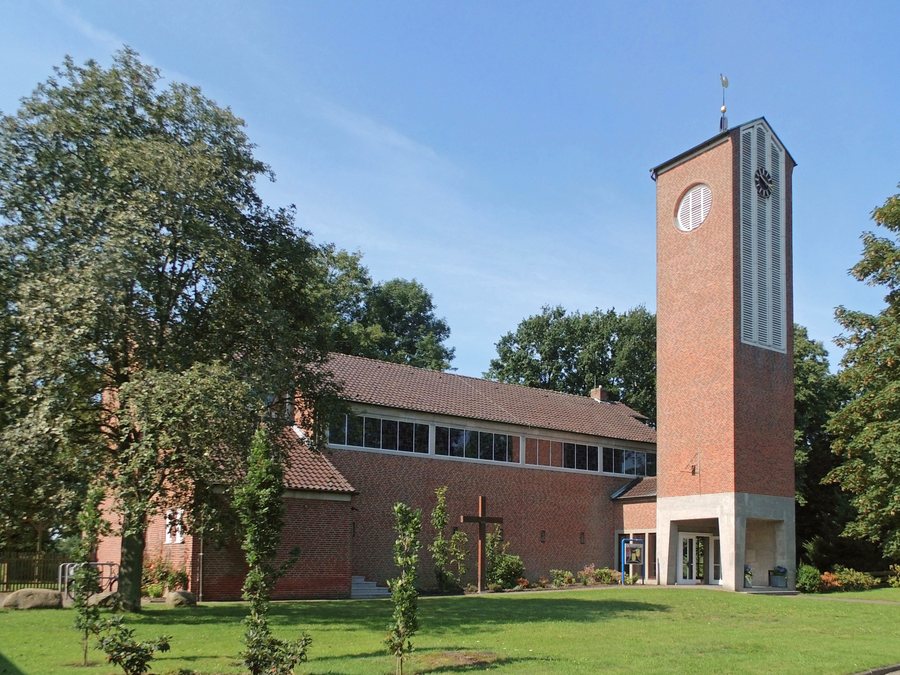 File:Weyhausen Kirche.JPG