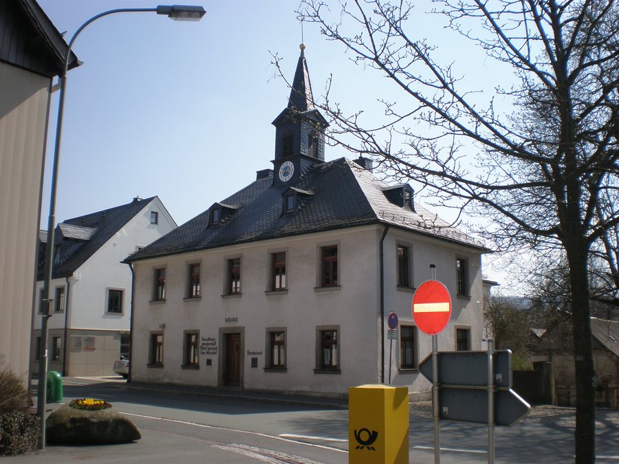 File:Rathaus-Sparneck.JPG