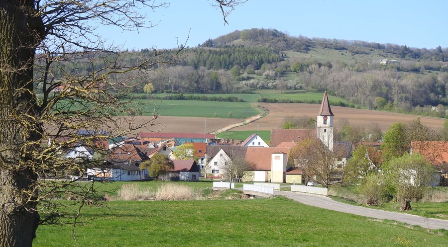 File:Gerolfingen, AN v S, Hesselberg 02.jpg