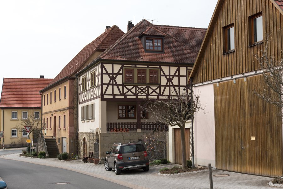 File:Ippesheim, Bullenheim 151-20160403-001.jpg