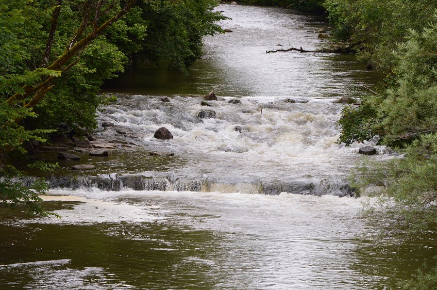 File:Wutach AufwaertsBeiRadweguebergangGrimSportplatz.JPG