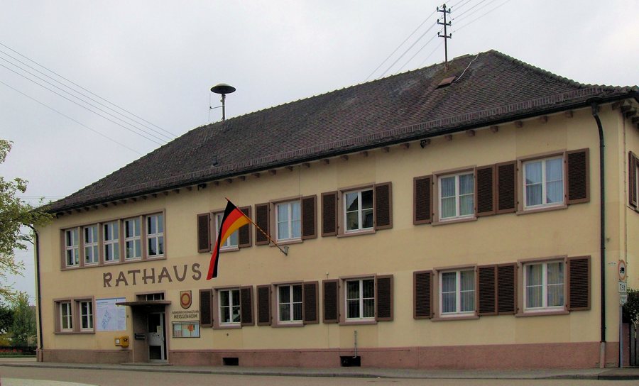 File:Meißenheim, Rathaus.jpg