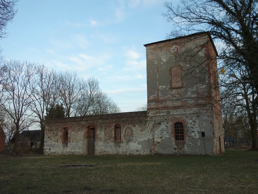 File:Dorfkirche Battin (Brüssow) 2018 NNW.jpg