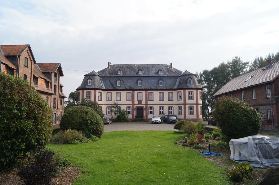 File:Niddatal Wickstadt Gutshof Herrenhaus 2017 01.jpg