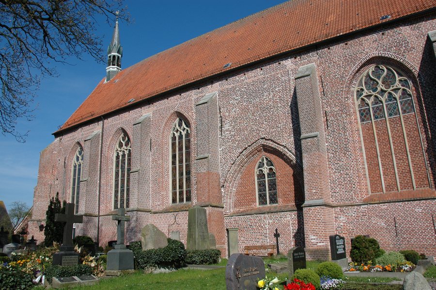 File:Kirche Hinte.jpg