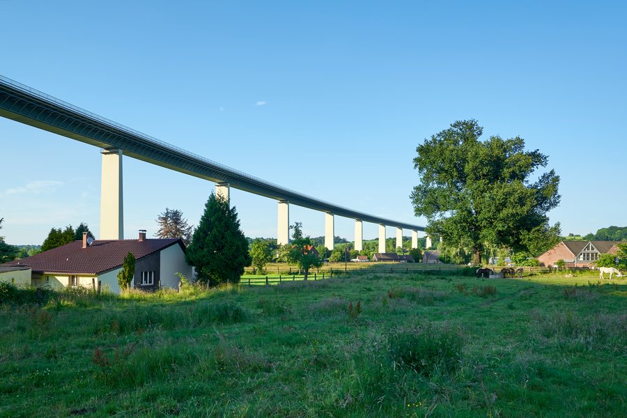 File:Mülheim an der Ruhr (DE), Mintarder Brücke -- 2022 -- 0210.jpg