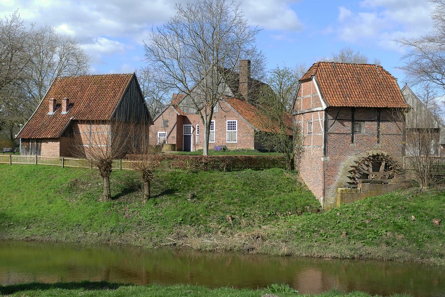File:Denkmalensemble im Bauernhausmuseum in Vreden 03.jpg