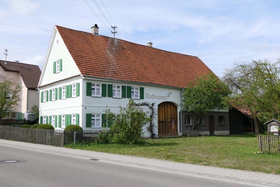 File:Dettingen a d Iller, BC - Kirchdorfer Str Nr 7 Dorfmuseum v SW 300423.jpg