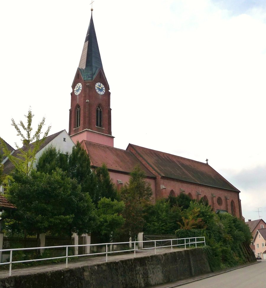 File:Pfarrkirche Atting.JPG