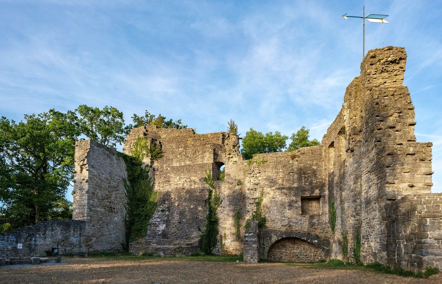 File:Ingelfingen - Ruine Lichteneck - Ansicht von SW.jpg