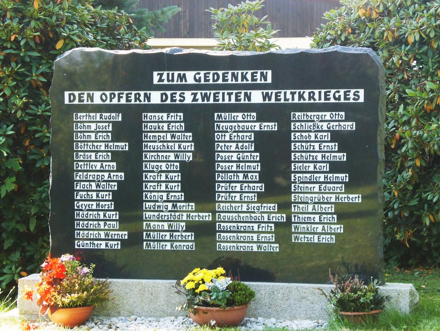 File:Reichenbach, Kriegerdenkmal.JPG