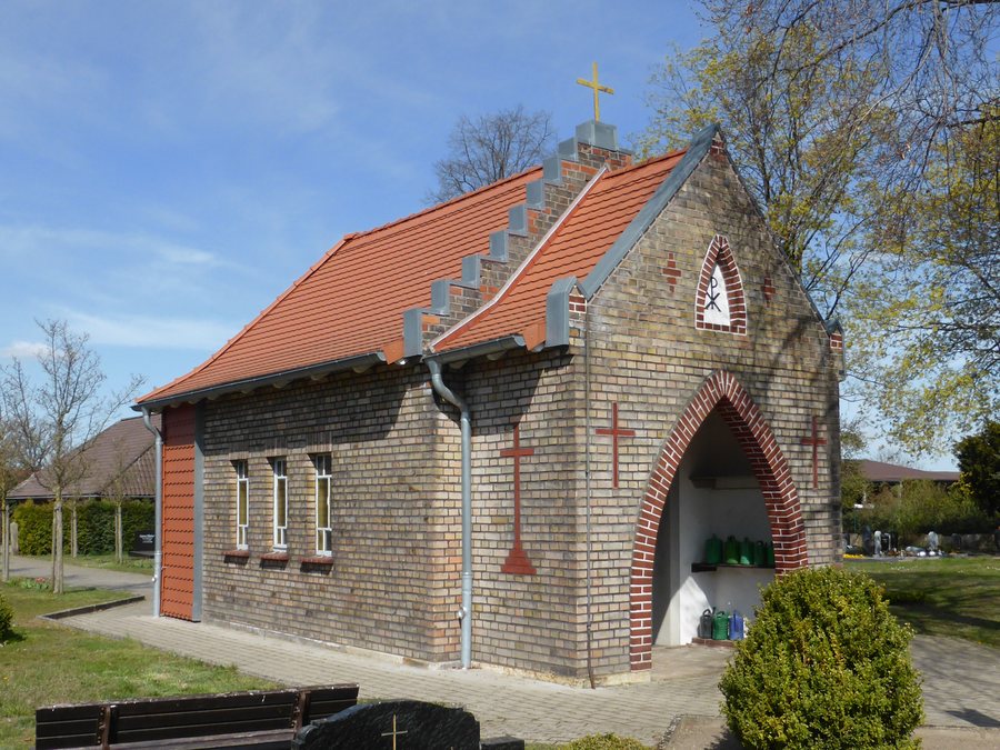 File:Bergfeld KapelleA.jpg