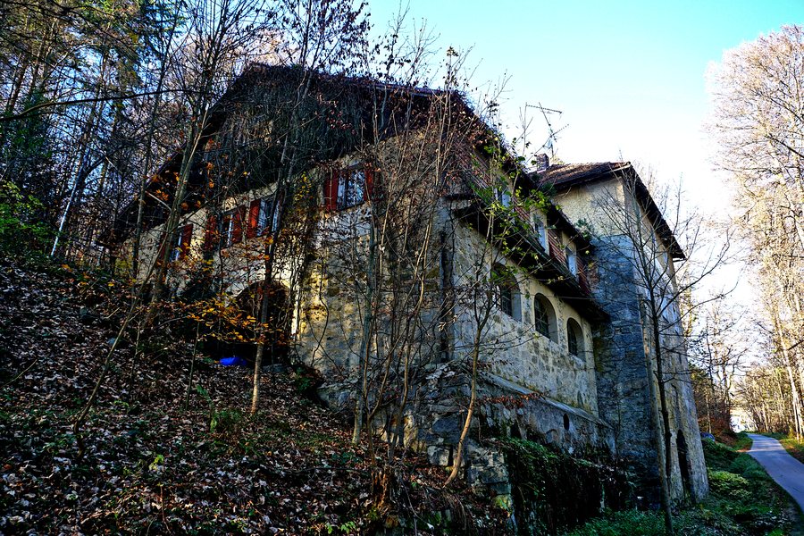 File:Englburg 50 Waldhaus (Tittling).jpg