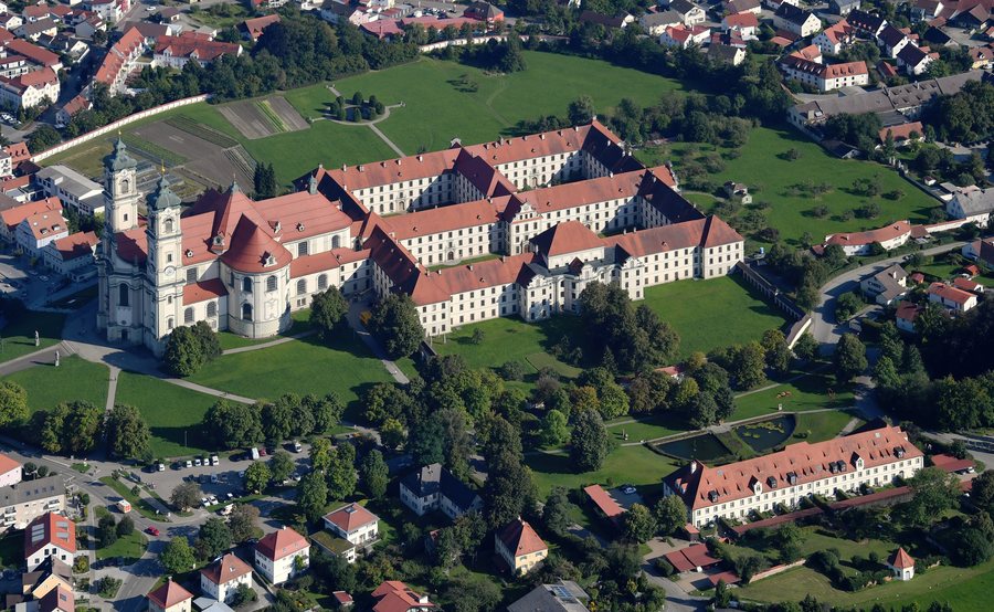 Aerial image of the Ottobeuren Abbey (view from the northwest)