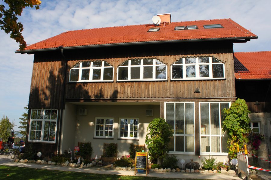 File:Marktredwitzer Haus Waldershof (1).JPG