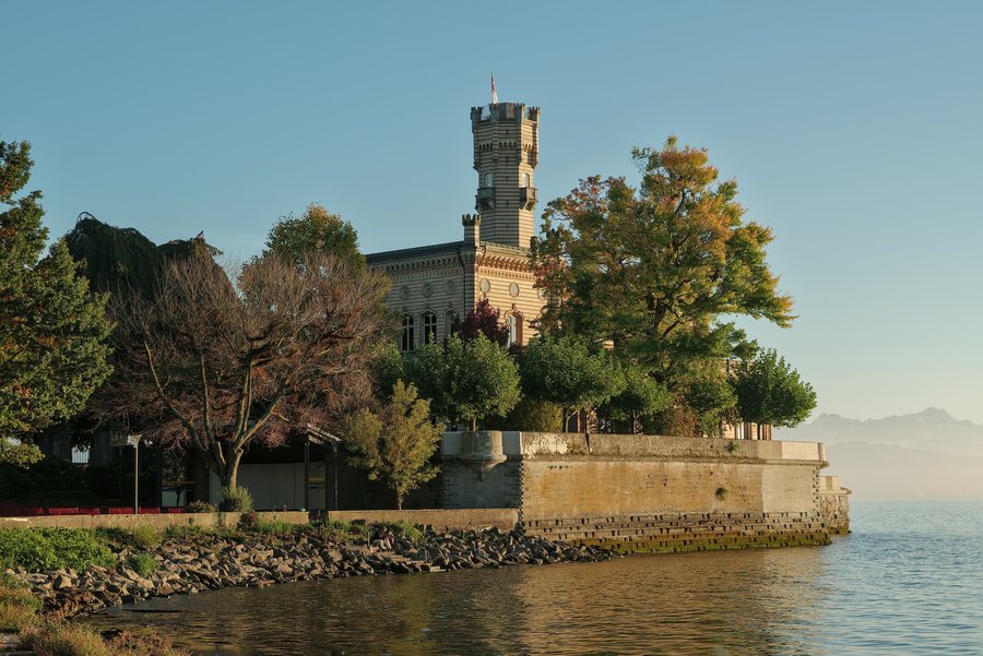 File:Schloss Montfort in Langenargen im Bodenseekreis.jpg