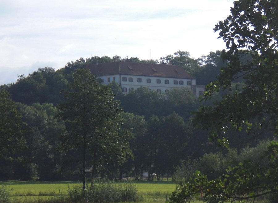 Schloss-offenberg-von-sueden.jpg