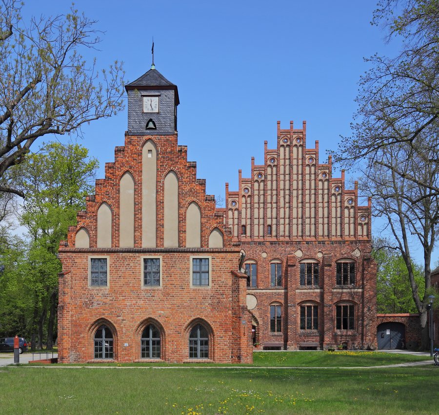 File:Jueterbog Kloster Zinna Kloster 01.jpg