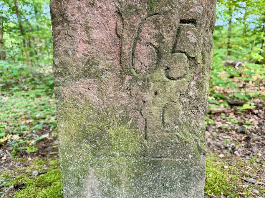 File:Grenzstein 65 006.jpg
