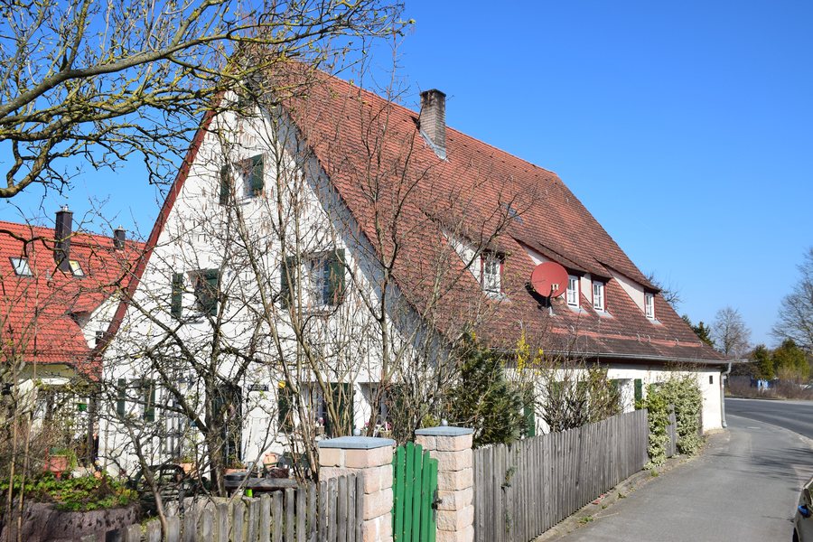 File:Bauernhaus Hauptstraße 2 (Leerstetten) 01.jpg
