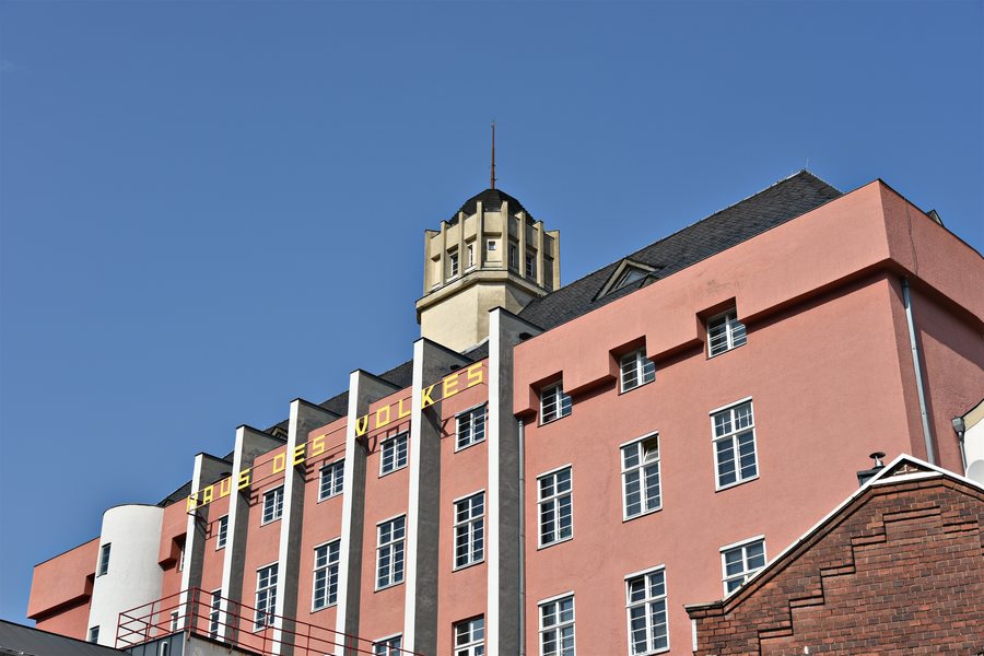 File:Haus des Volkes, Probstzella (Thüringen), Bahnhofstr. 25.jpg