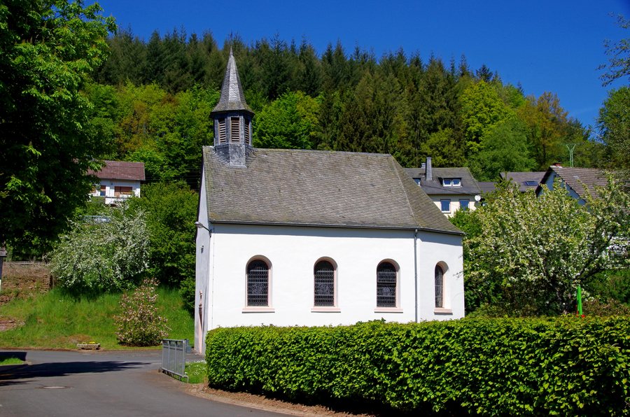 File:St. Antonius (Balesfeld) 01.jpg