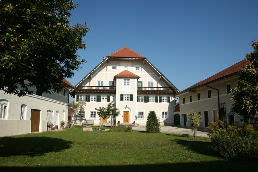 File:Kirchham Rottaler Bauerngehöft.jpg