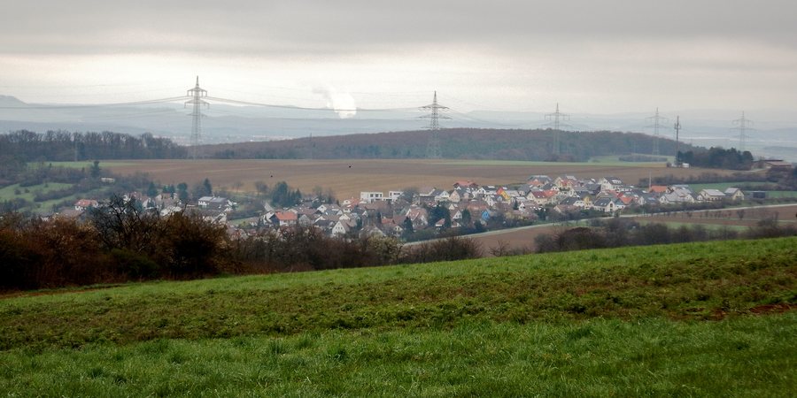 File:Blick auf Wiernsheim - panoramio.jpg