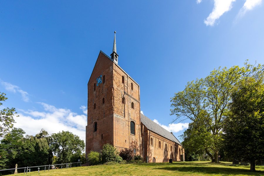 File:St.-Ansgari-Kirche (Hage)-msu-7272-.jpg