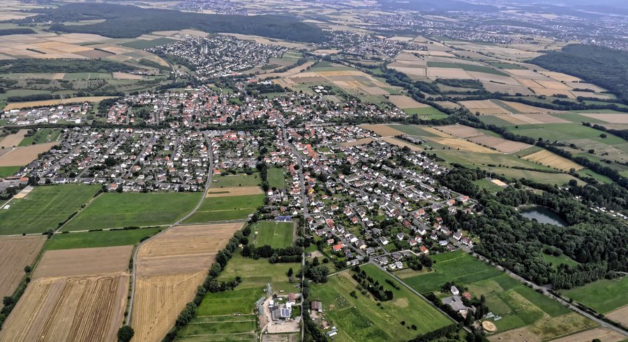 File:Flug -Nordholz-Hammelburg 2015 by-RaBoe 0803 - Weimar (Ahnatal).jpg