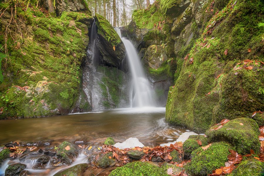File:Rickenbach (Hotzenwald) - Strahlbrusch Wasserfall Bild 1.jpg