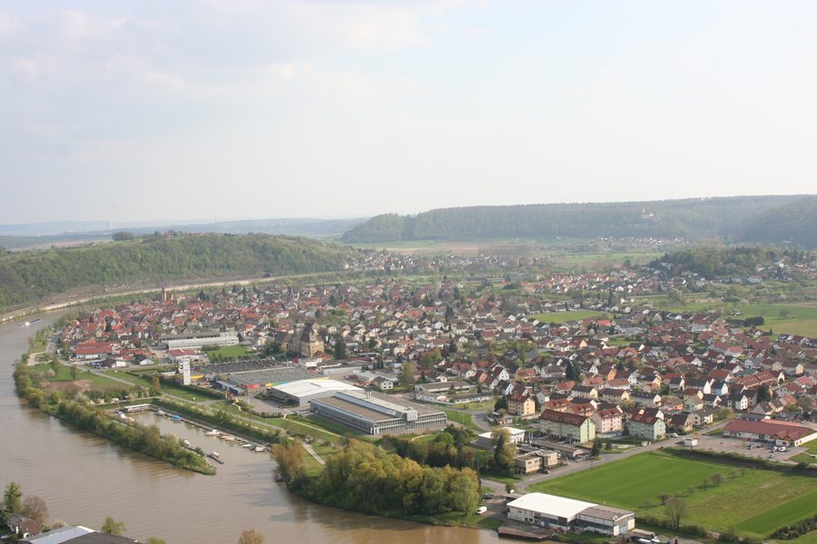 File:Hassmersheim von Burg Hornberg 20080426.jpg
