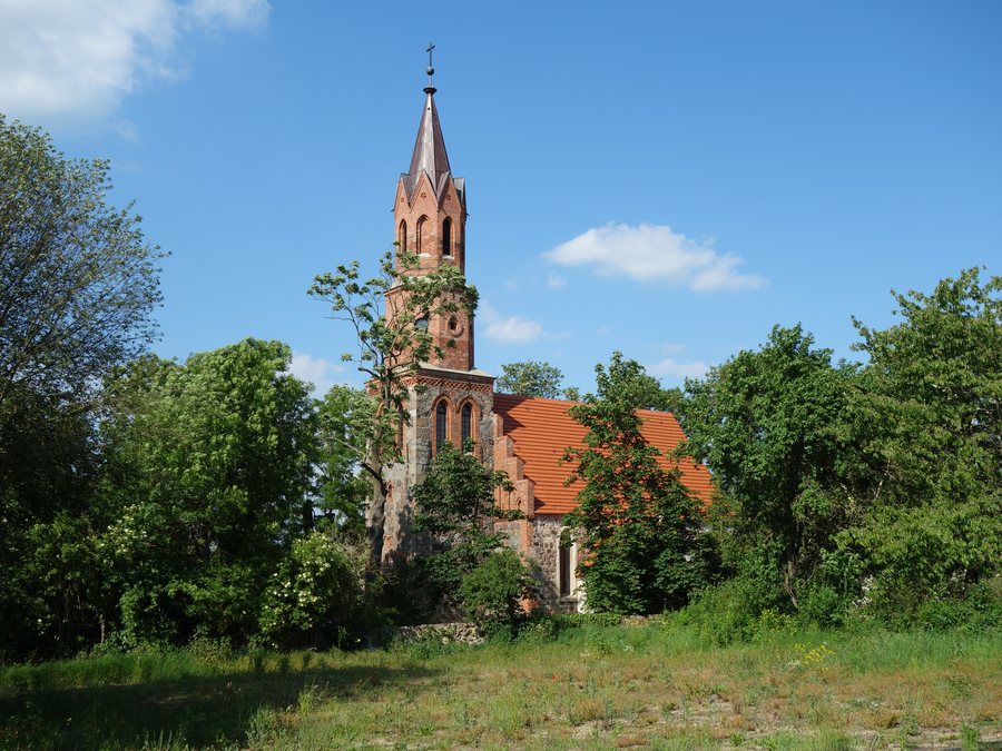 File:Dorfkirche Casekow 2019 SW.jpg